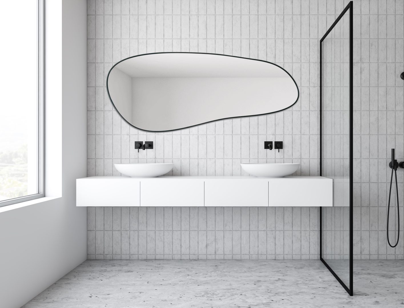 ciekawe lustro organiczne w cienkiej czarnej ramie