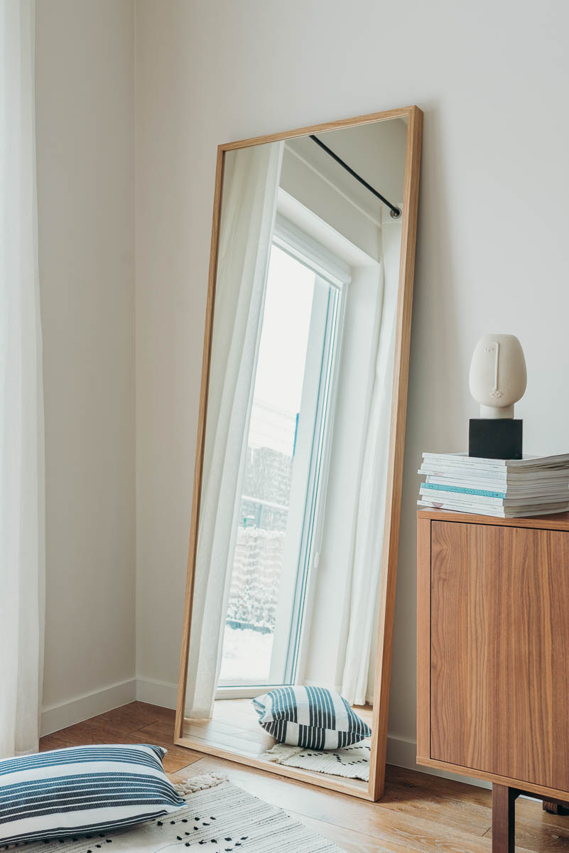 LUSTRO W DĘBOWEJ RAMIE