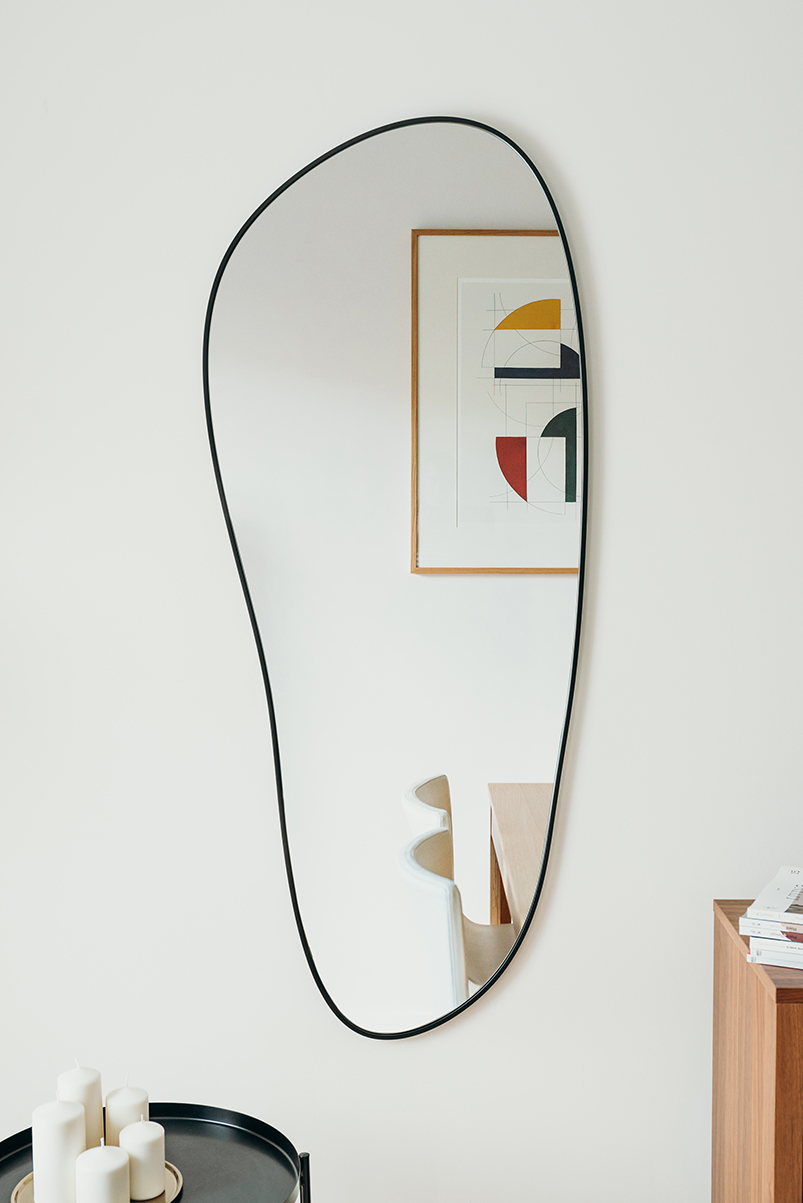 lustro do przedpokoju w czarnej ramie