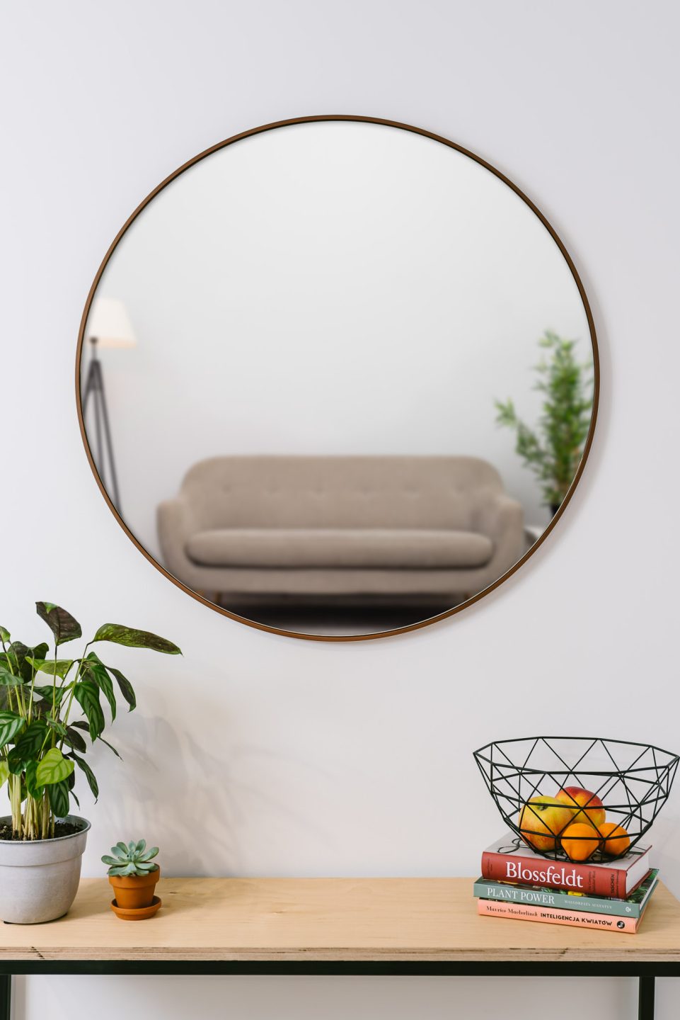 LUSTRO OKRĄGŁE W RAMIE W KOLORZE MIEDZI