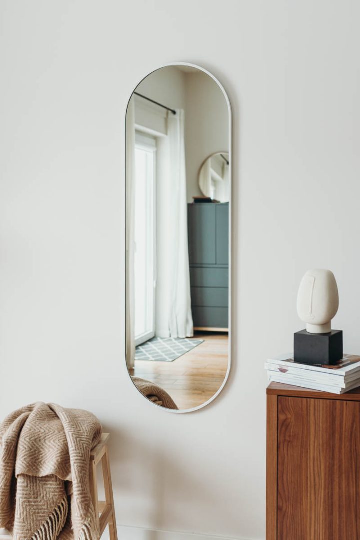 LUSTRO NA KORYTARZ W OWALNEJ BIAŁEJ RAMIE